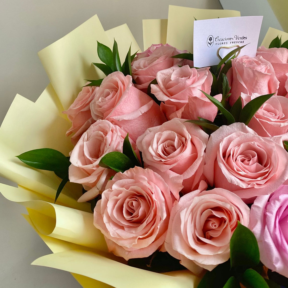 Ramo Rosas Deluxe